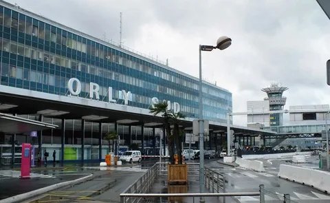 8-Seater VTC Shuttles from Paris to Orly Airport